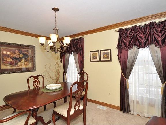 3rd image of W163N4889 Graysland Dr