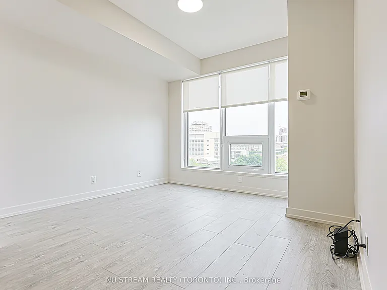 203 College St #905 — Photo 9