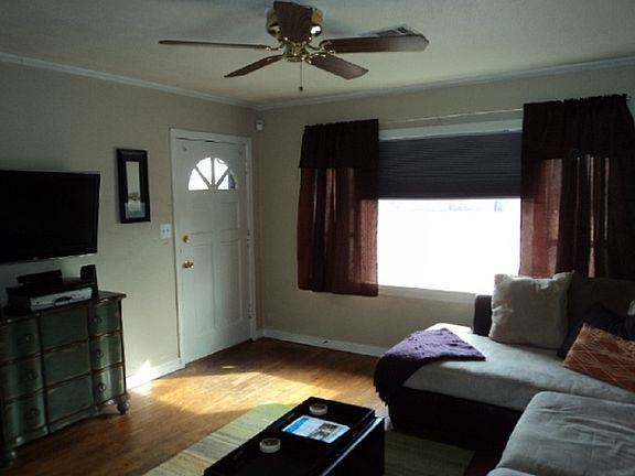 3rd image of 1727 Andover Ct