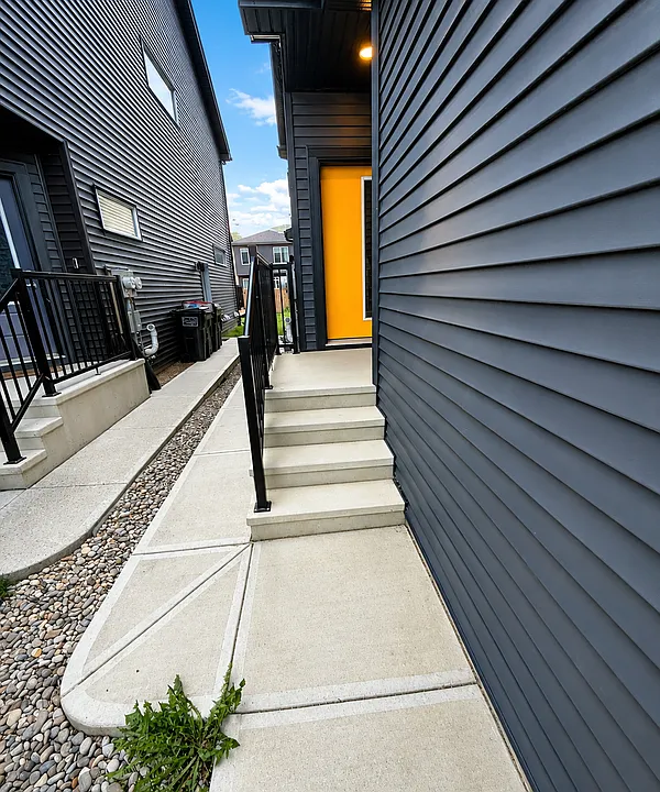 1240 Plum Bnd SW #2