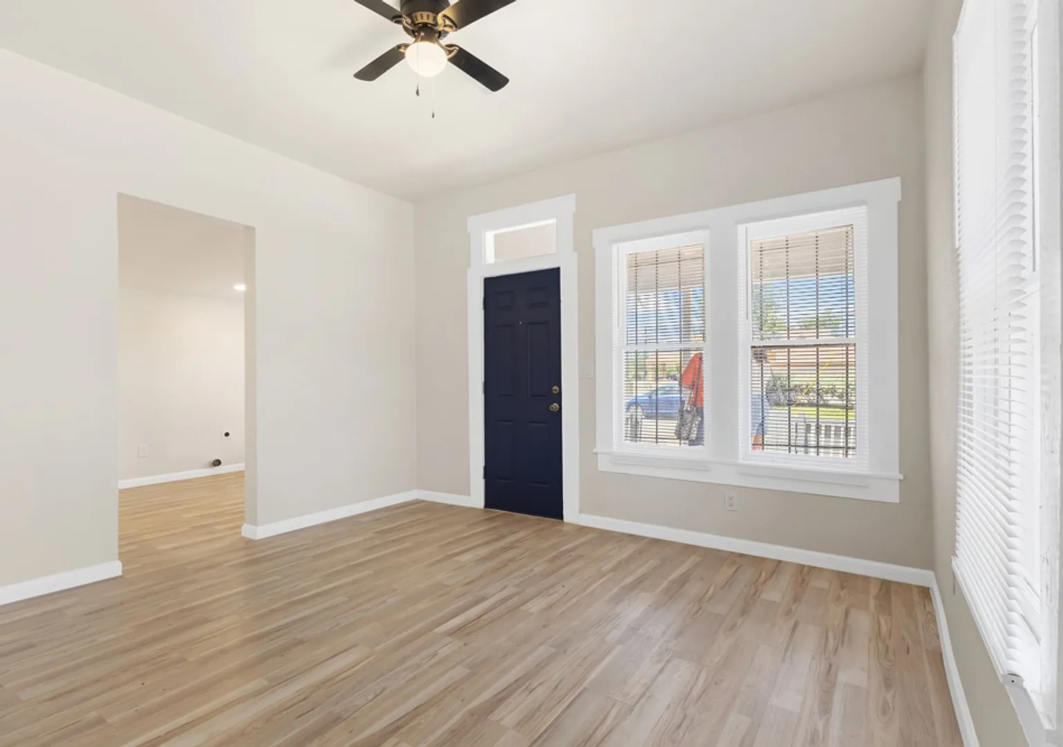 2 Bedroom/1 Bath Woodlawn Subdivision — Photo 4