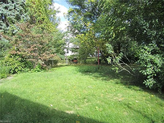 5th image of 128 W 30th St