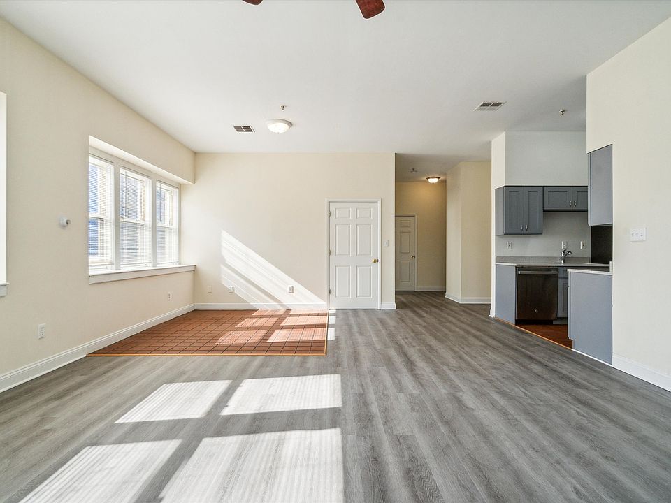 1st image of 901-03 N Broad St #200