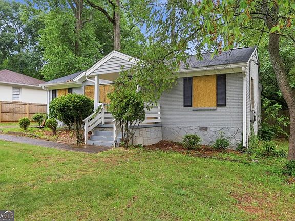 2nd image of 3453 Lark Ln