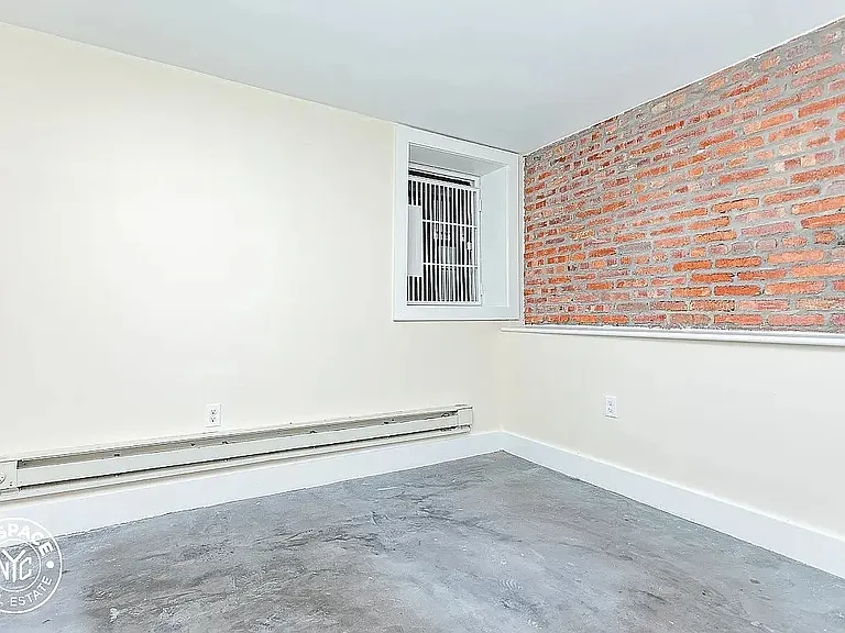 236 Irving Ave #1R — Photo 13