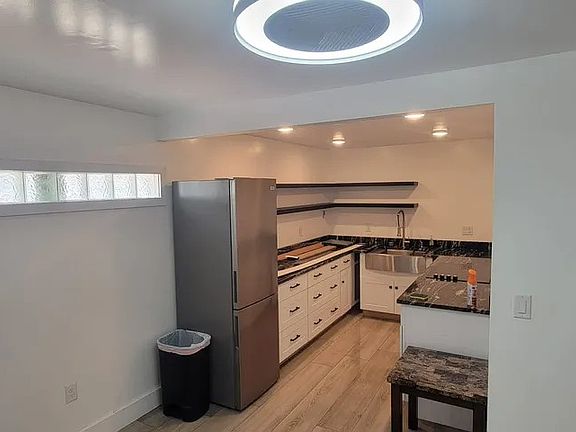 5th image of 233 21st St SW #2