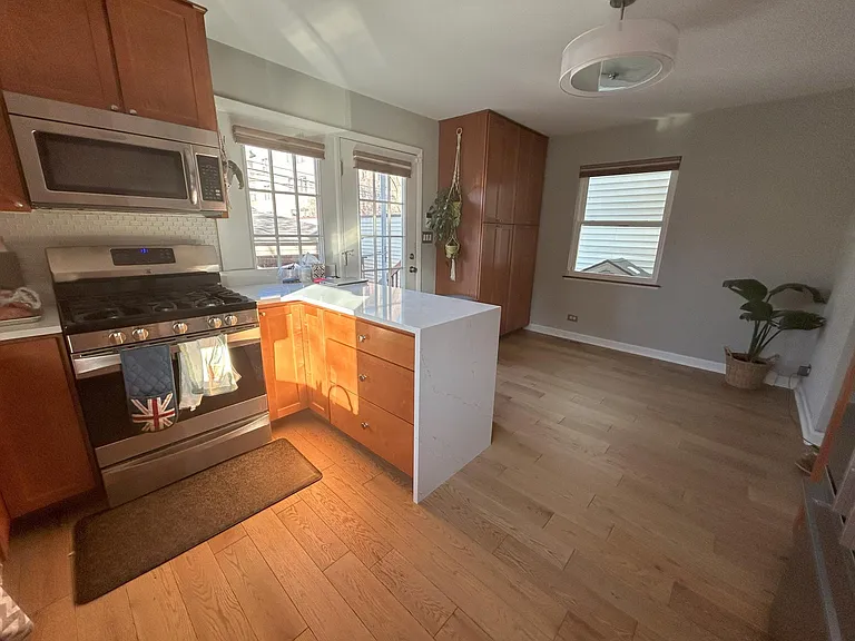 2954 W Lyndale St — Photo 17