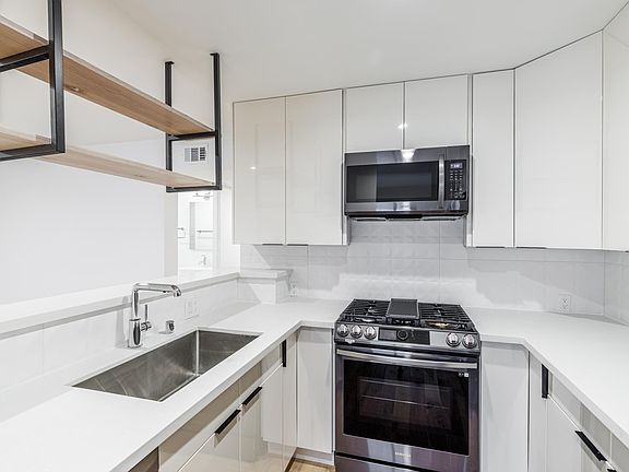 2nd image of 1657 Malcolm Ave APT 1