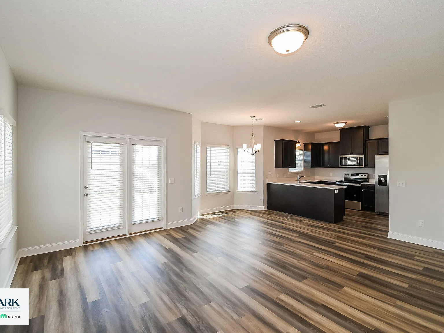 3 bed, 2.5 bath, 1646 sqft, $1,945 — Photo 2
