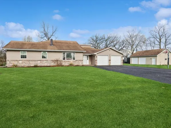 2 Division St, Bristol, IL 60512