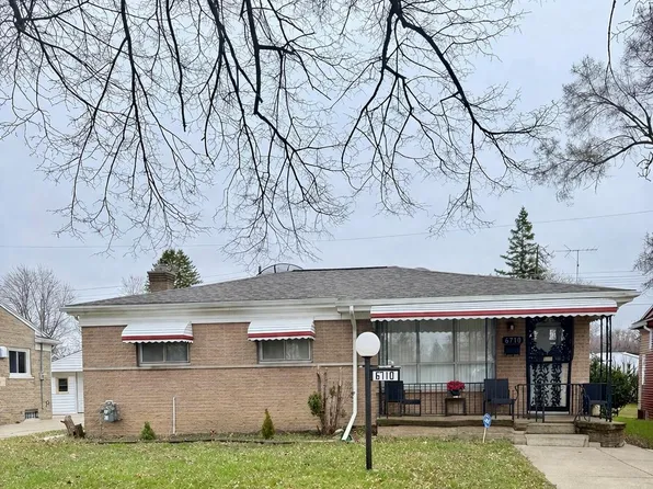 6710 Cranwood Dr, Flint, MI 48505