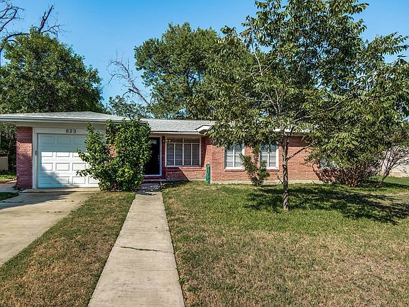 2nd image of 623 Shadywood Ln