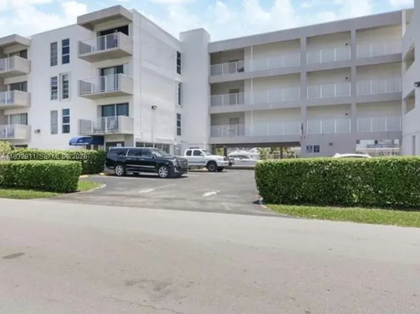 3716 NE 168th St APT 303, North Miami Beach, FL 33160