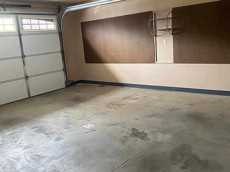 360 Harbor Dr — Photo 10