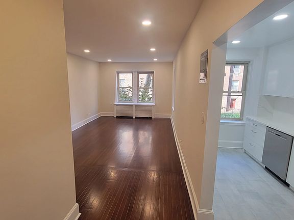 2nd image of 4820 44th St APT 2D