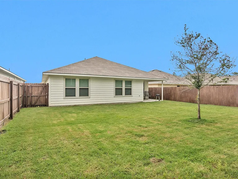 312 Pecos Dr — Photo 40