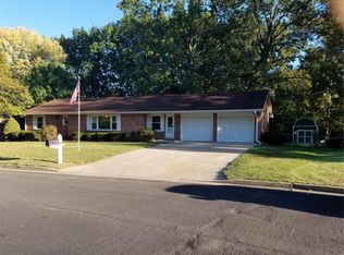11 Faye Ave, Saint Charles, MO 63301