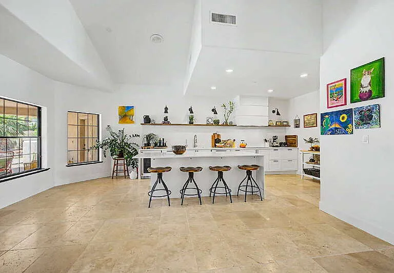 3521 E Cherokee St — Photo 1