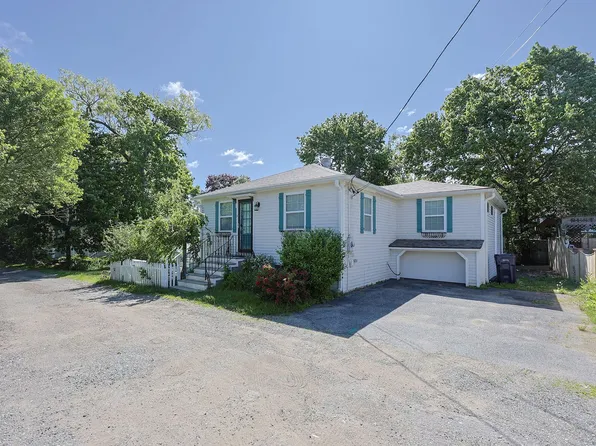 6 Charles St, Rockport, MA 01966