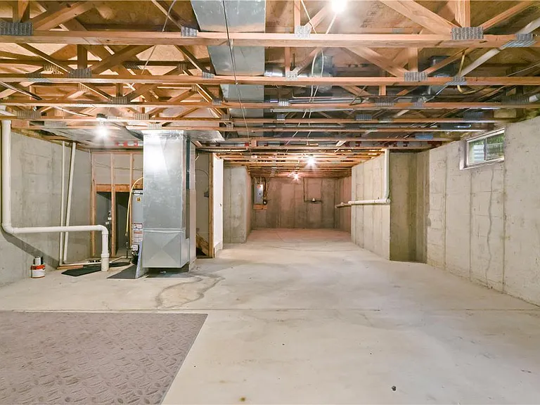 8100 Cross Creek Cir — Photo 35