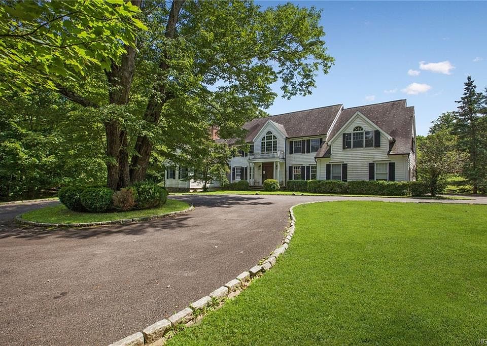 1st image of 5 Hopes Farm Ln