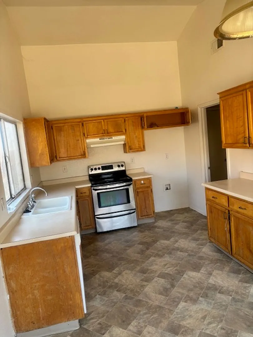 865 Place Rd — Photo 4