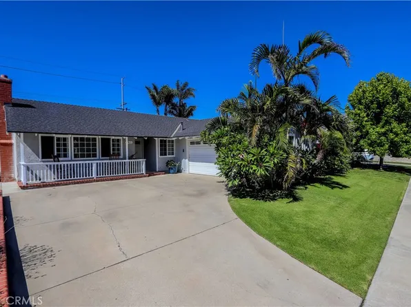 17821 Altamirano Ln, Huntington Beach, CA 92647