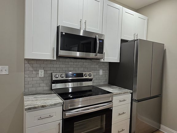 4th image of 1420-22 Chestnut St #204