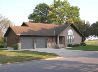 418 S 12th St, Osage, IA 50461