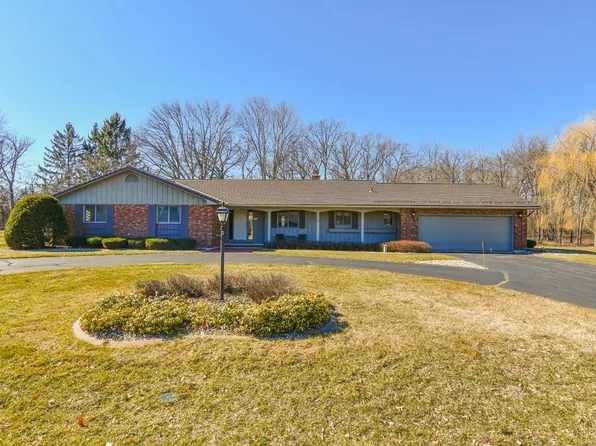 3044 Ridgeway Dr, Neenah, WI 54956
