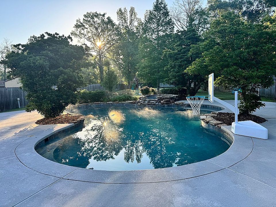 1st image of 13600 Lakeway Dr