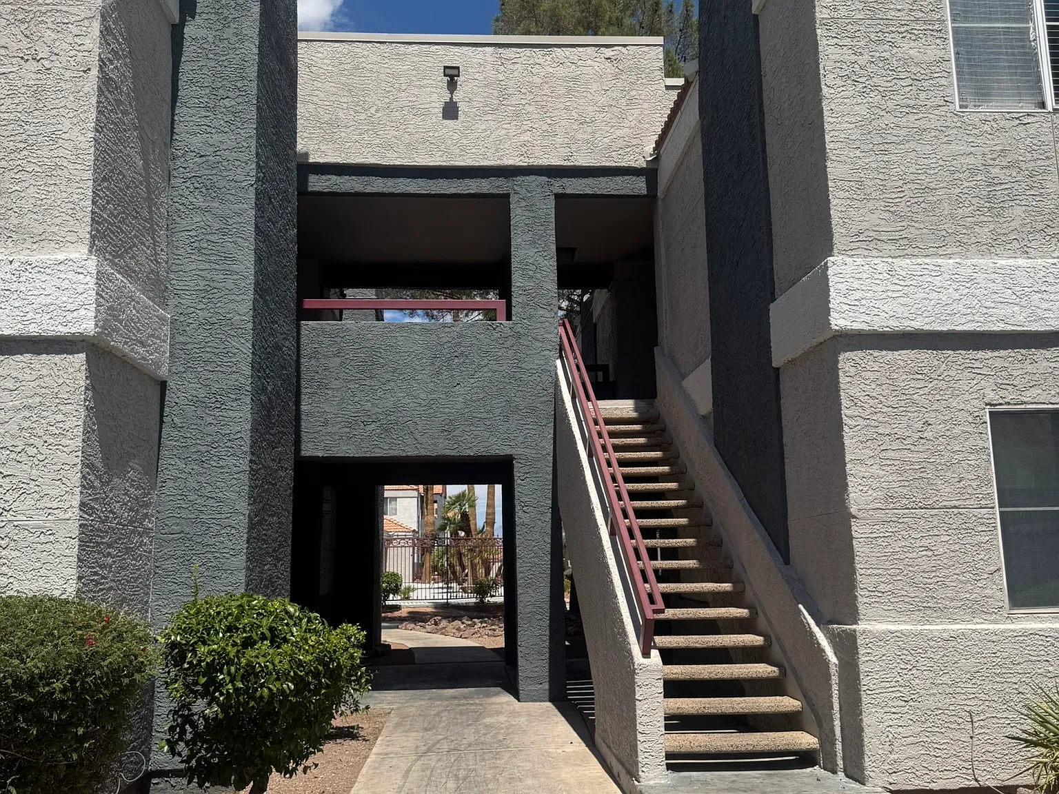 2 bed, 998 sqft, $1,395 — Photo 1