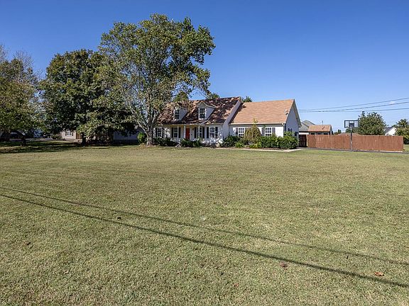 4th image of 3002 Arthur Dr