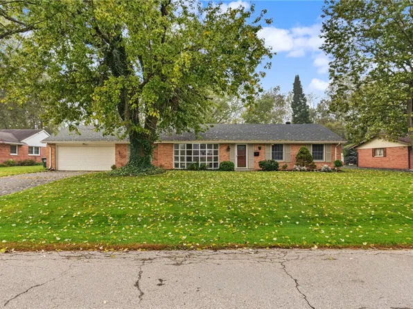 2491 S Linda Dr, Bellbrook, OH 45305