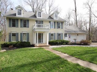2150 W Dell Dr, Alton, IL 62002