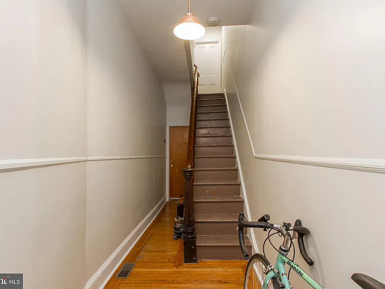2207 Catharine St #2 — Photo 3