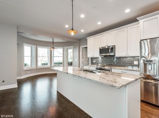 534 Sheridan Sq #101, Evanston, IL 60202