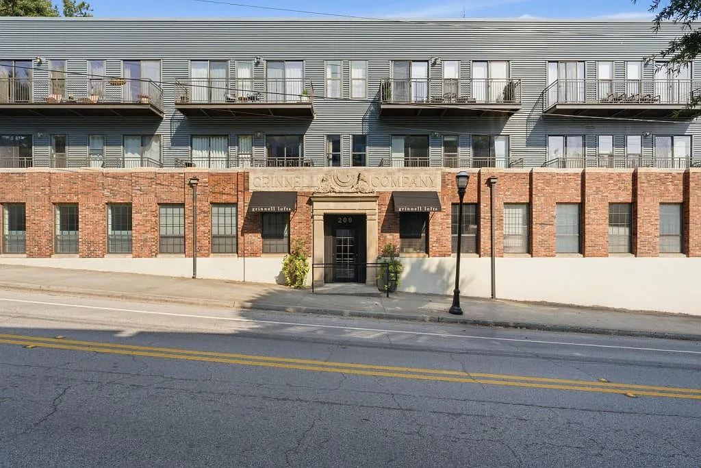 2 bed, 2.0 bath, 1196 sqft, $3,650 — Photo 1