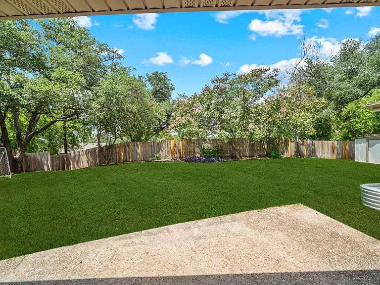 6015 Windhaven Dr — Photo 7