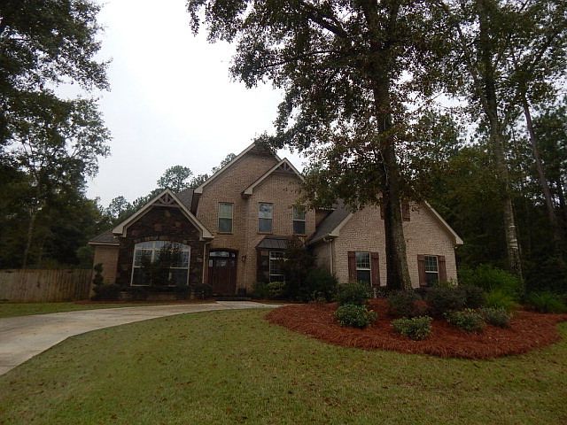 1st image of 411 Oakwood Dr