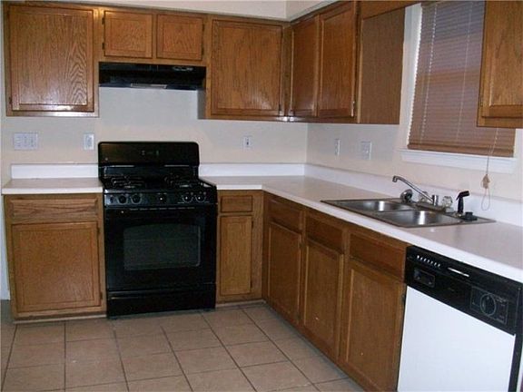4th image of 1182 W Briar Gate Ct