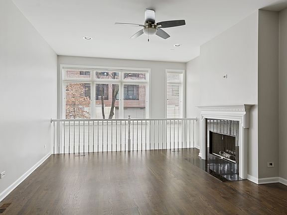 2nd image of 2713 N Kenmore Ave #1