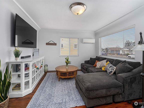 3rd image of 7021 S Alder Street