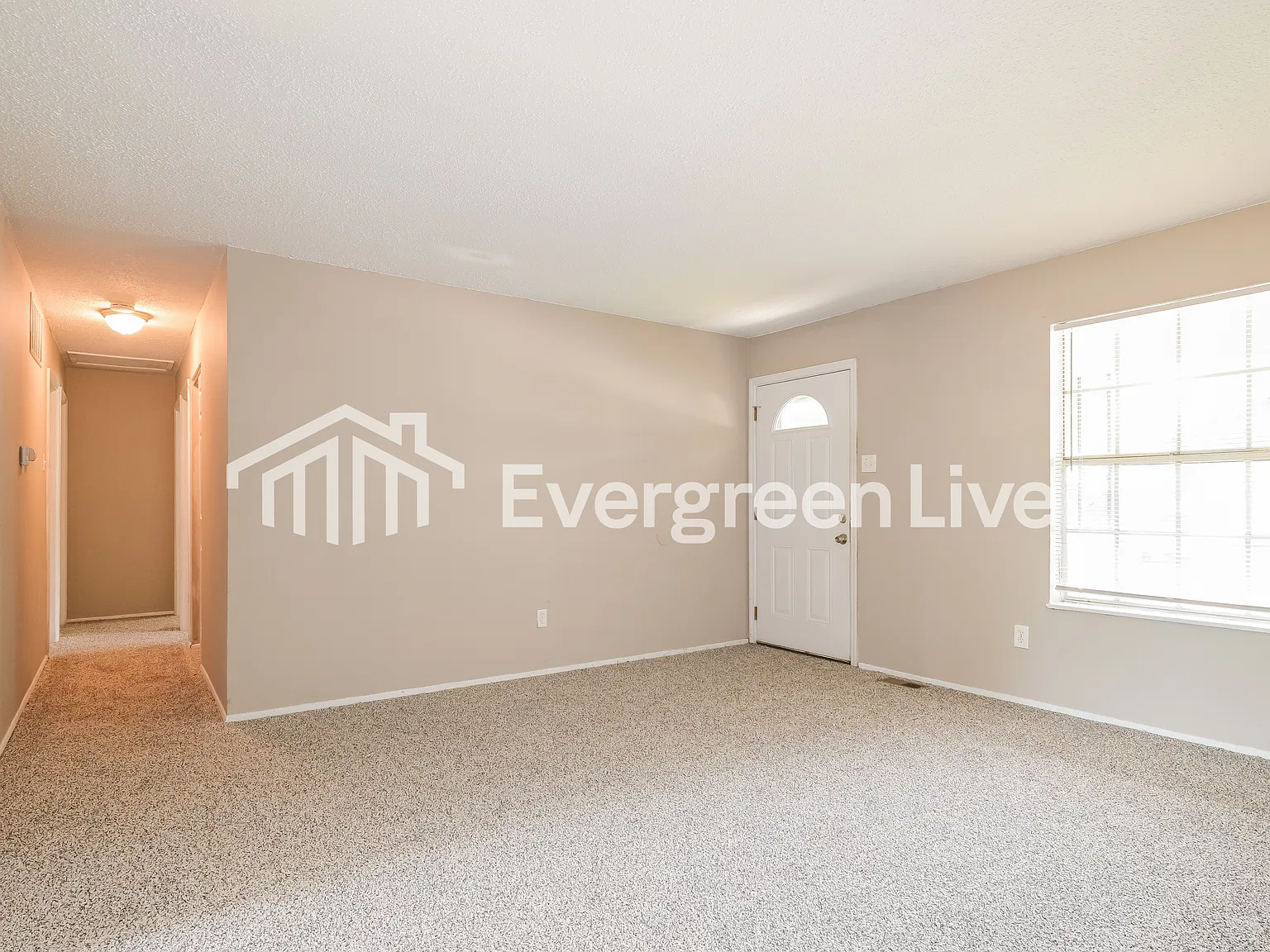 3 bed, 2.0 bath, 1189 sqft, $1,645 — Photo 3