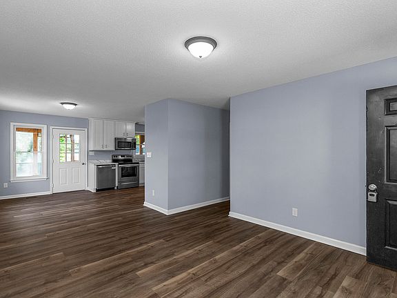 2nd image of 104 Sunset Dr