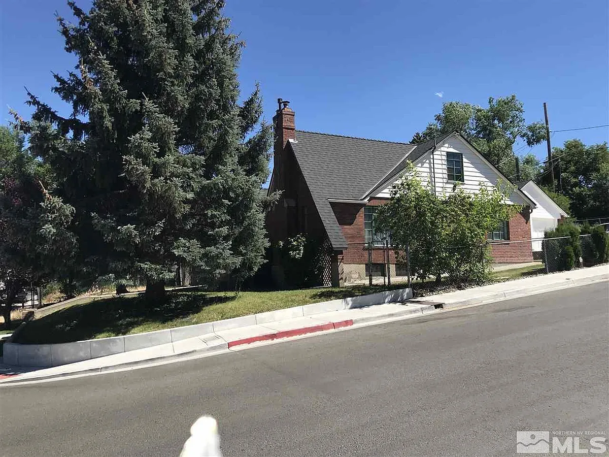 Building Photo - 1467 Hillside Dr #1