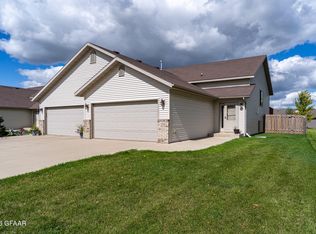1768 38th Ave S, Grand Forks, ND 58201