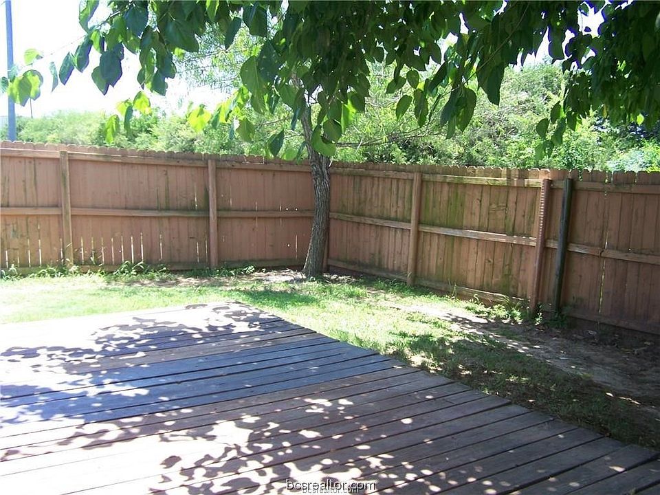 2nd image of 3602 Hollyhock St #3602