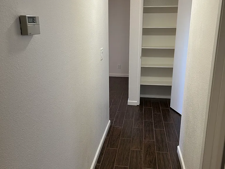 720 N Florence St #B — Photo 8