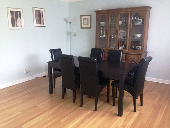 2nd image of 584 Knollwood Dr